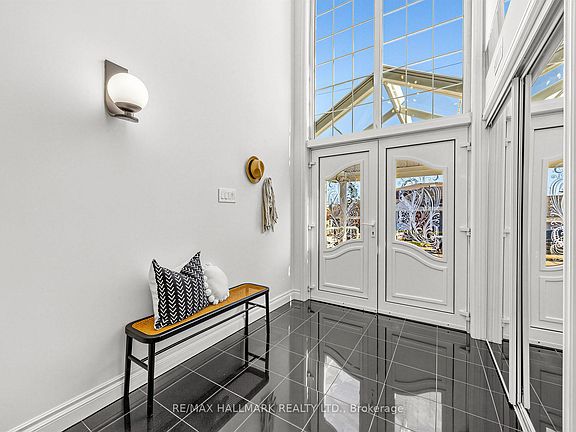 2nd image of 276 Floyd Ave