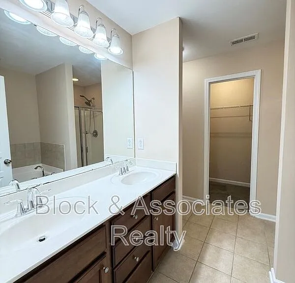 705 Keystone Park Dr #26 — Photo 18