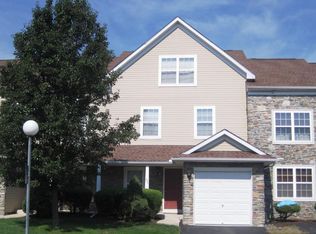 59 Lower Ridge View Cir UNIT D, East Stroudsburg, PA 18302