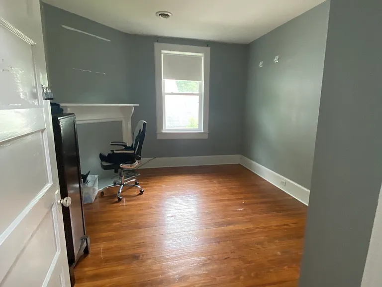 219 S Walker St #B — Photo 2
