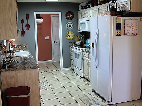 5th image of 126 Tyler Dr