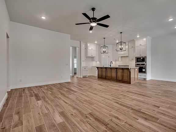 2nd image of 3241 Mangrove Rd