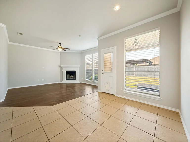 3213 Hornbeam St — Photo 14