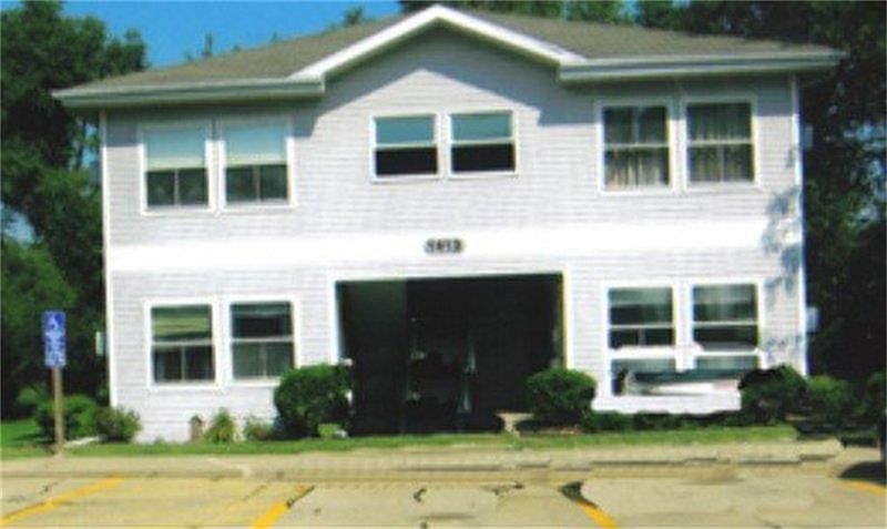 2nd image of 1405 N Bayberry Ct