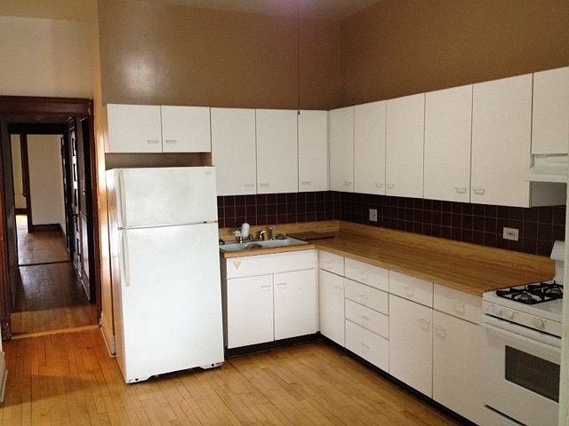 Eat-in Kitchen