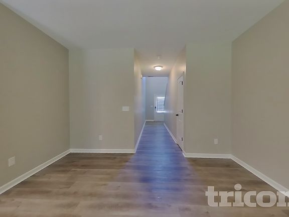 3rd image of 203 Magnaview Dr