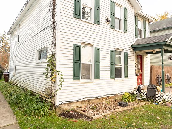 2nd image of 418 N Monroe St