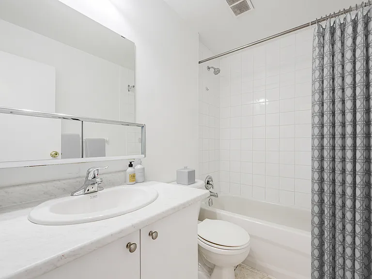 2550 Kingston Rd — Photo 8