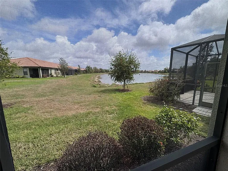 20096 Pezzana Dr — Photo 20