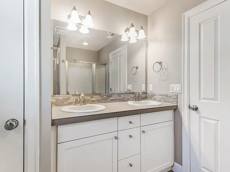 63135 NE Beaufort Ct — Photo 25
