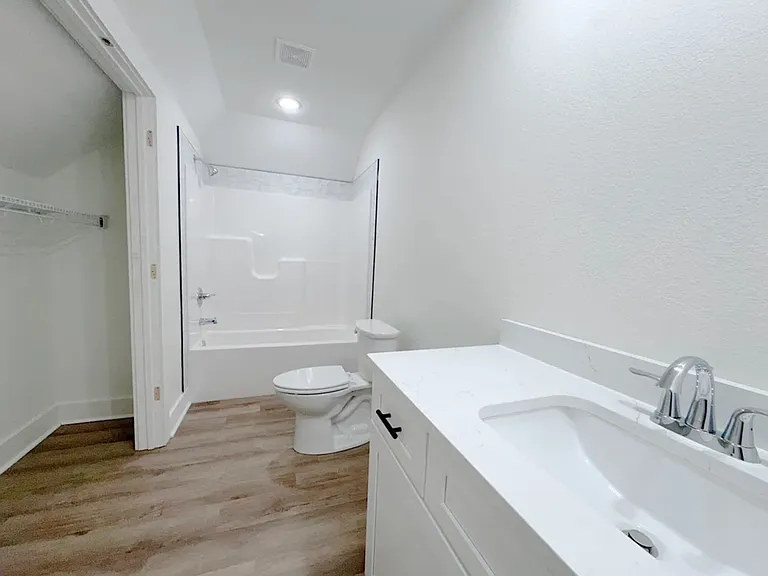 240 Wolf Den Ln — Photo 19