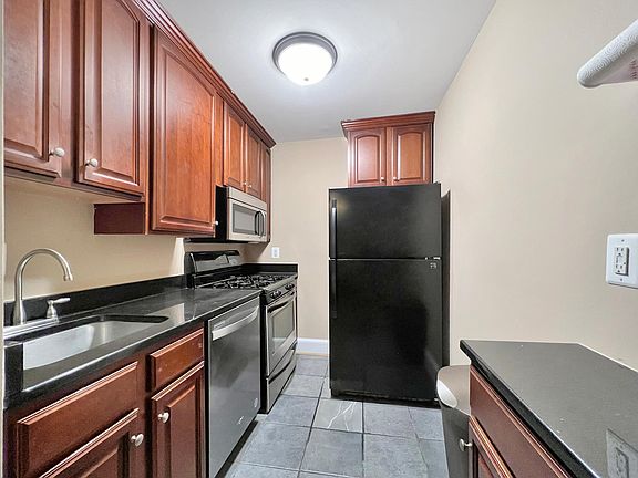 4th image of 3100 Wisconsin Ave NW APT 203