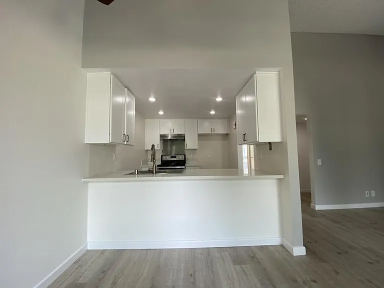 181 N Richmont Dr — Photo 5