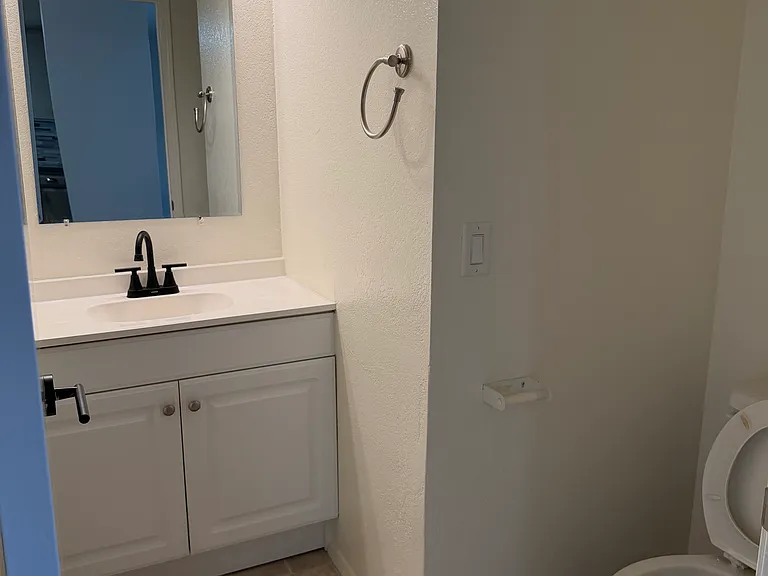1801 W Victory Blvd #109 — Photo 10