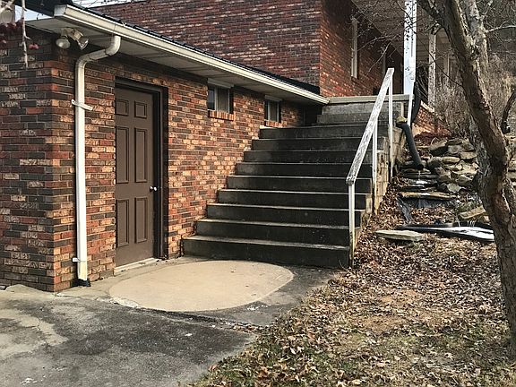 3rd image of 235 Beechwood Ln