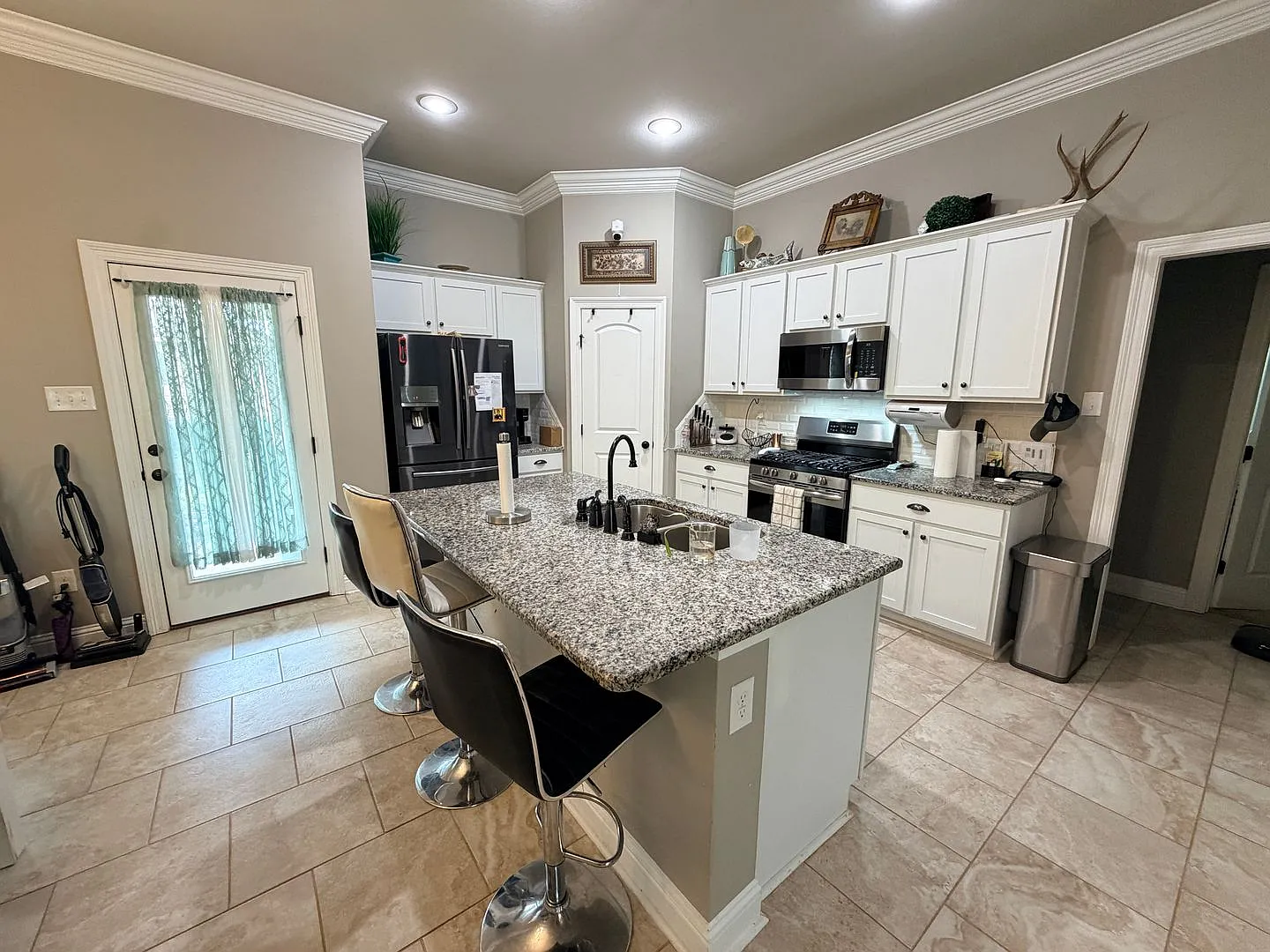 $300. off the first month rent... Minutes to Barksdale Air Force Base... — Photo 3