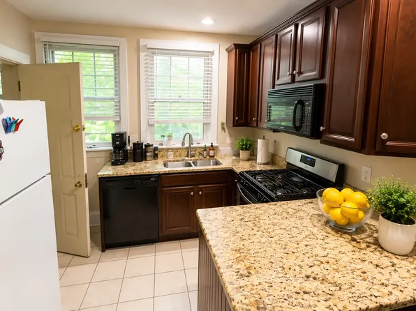 353 Howell Ave APT 2, Cincinnati, OH 45220