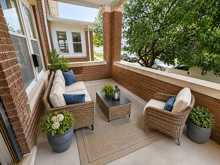 Entrance Balcony