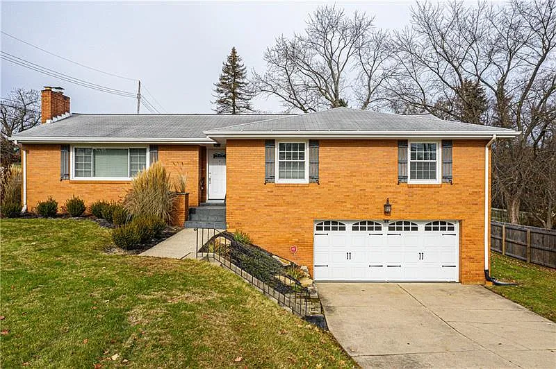 398 Blackhawk Rd photo 1
