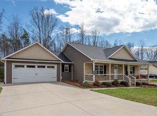 117 Calloway Ct, King, NC 27021