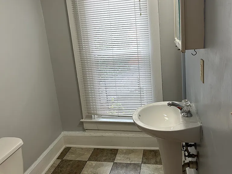 182 Miami Ave — Photo 21