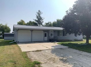 408 N Albion St, Stacyville, IA 50476
