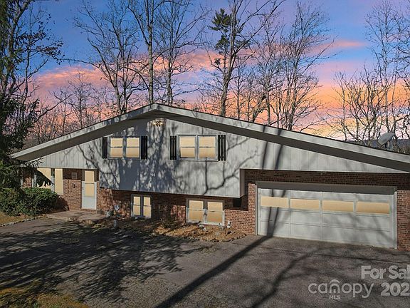 2nd image of 76 Royal Knoll Dr