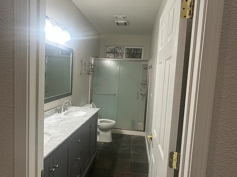 270 Wisteria Ln — Photo 4