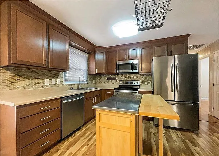3611 Shagbark Dr — Photo 6