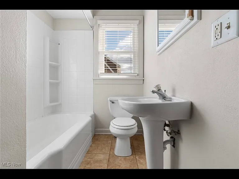 Clarendon Ave NW — Photo 10