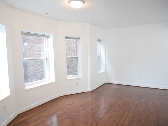 3rd image of 841 Whitelock St APT 5