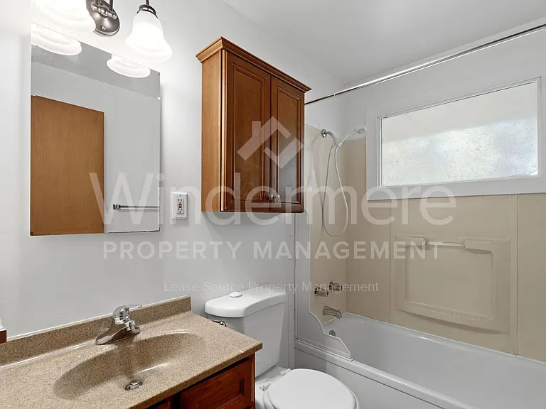 902 E Rockwell Ave — Photo 14