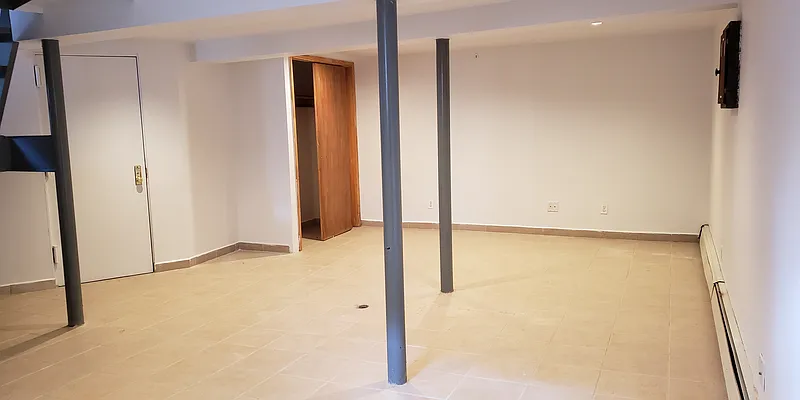 Rented by MCR Realty | media 18