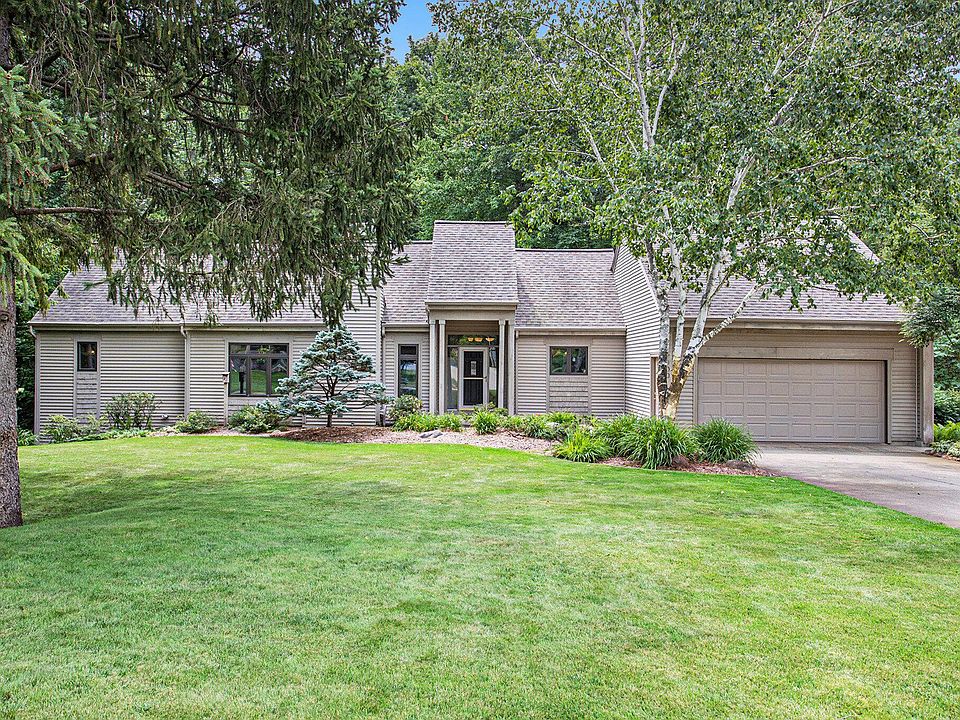 7900 Woodville Dr SE, Alto, MI 49302 | Zillow