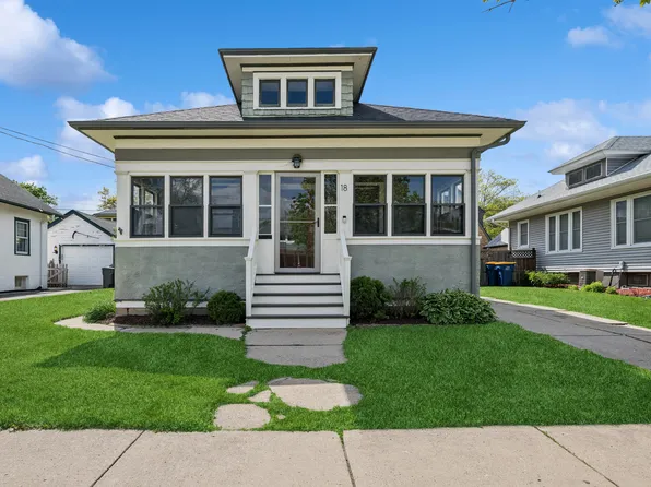 18 N Worth Ave, Elgin, IL 60123