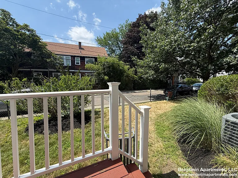 Raymond St — Photo 28