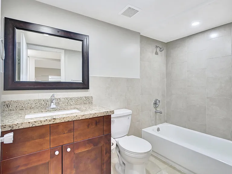 450 NW 20th St #2020 — Photo 18