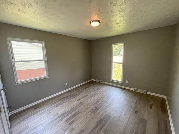 5th image of 3449 Clover Dr
