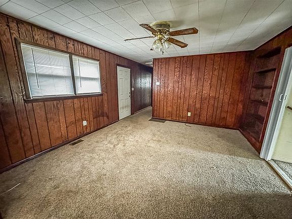 2nd image of 156 E Harmons Ferry Rd