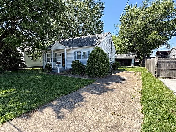 3rd image of 1804 Stonewall Ct