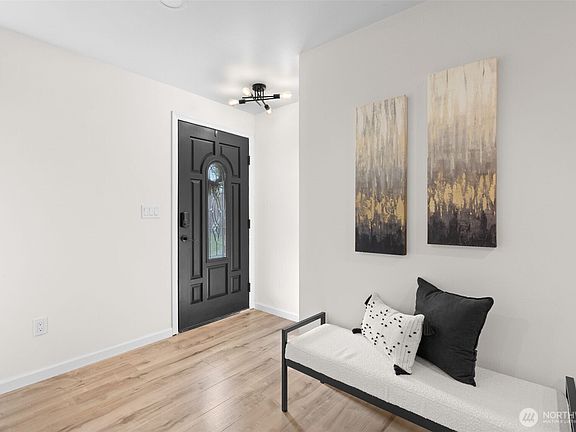 2nd image of 31 SE Campfire Court