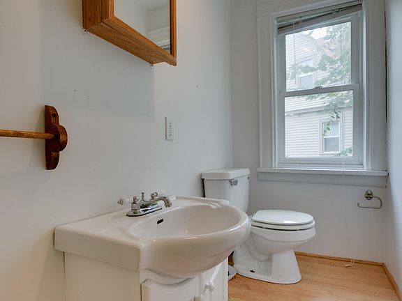 4th image of 1208 Raymond Ave