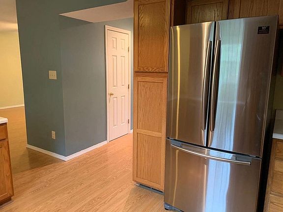 3rd image of 2249 S Sweetbriar Ct
