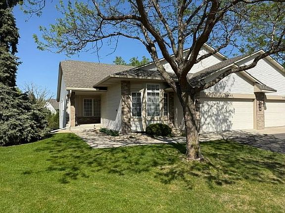 3rd image of 4162 Black Oaks Ln N