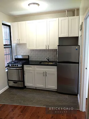 Rented by BRICK & GALO REALTY CORP | media 9