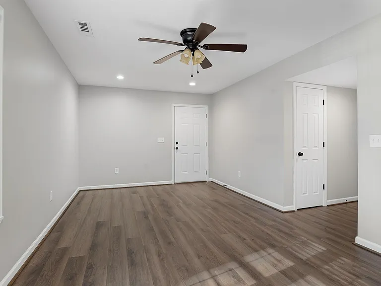2087 Montreat Cir #2087 — Photo 6