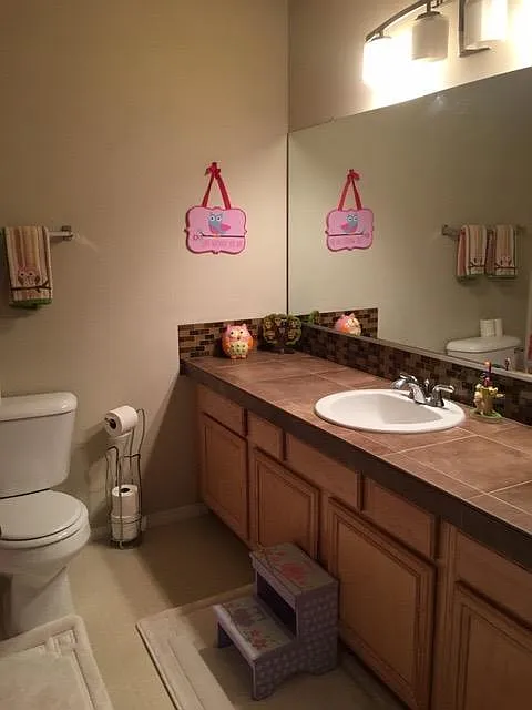 4 bed, 2.5 bath, 2162 sqft, $2,900 — Photo 2