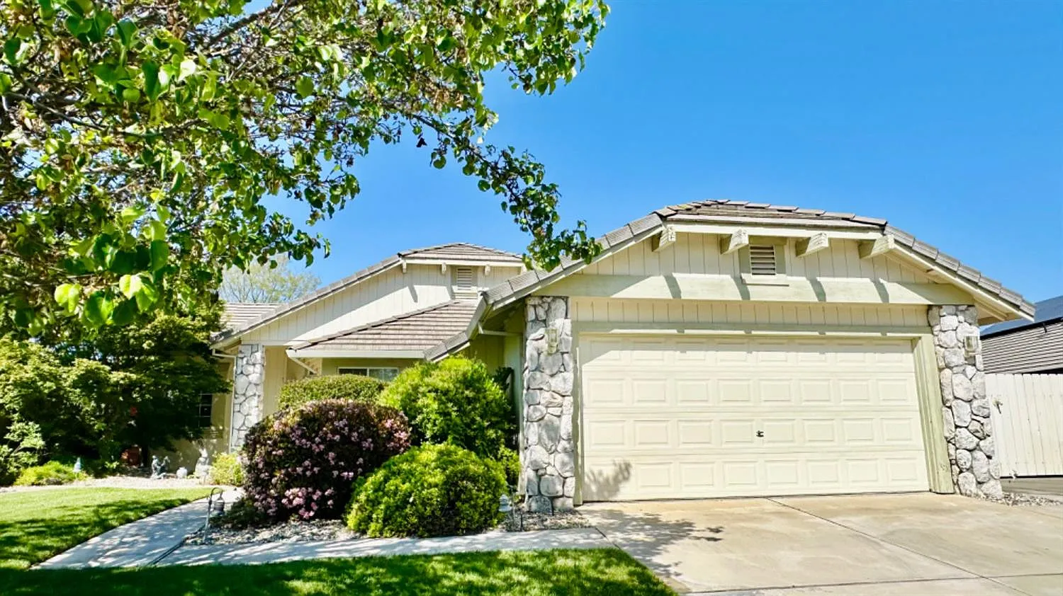 1225 Zinfandel Pl photo 1