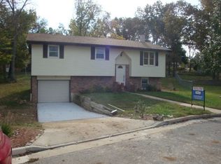 5215 Shadow Ct, Jefferson City, MO 65109