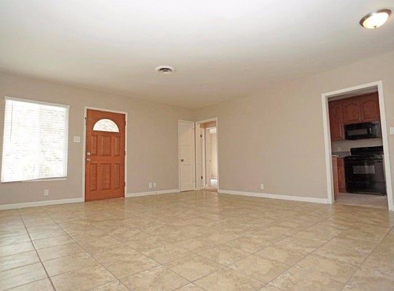 4th image of 1009 W 132nd St